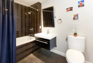 88 King 106 2 Bath
